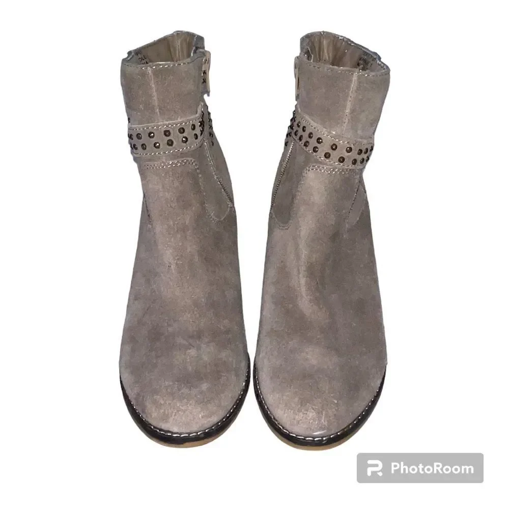 Bakers Freelance Suede Ankle Booties Taupe Block Heel Studded Boots Women's 9